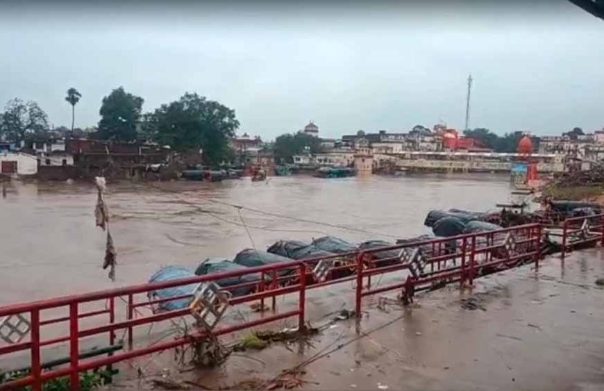 चित्रकूट में बाढ़ के बाद फिर बारिश का कहर, नेशनल हाईवे का हिस्सा धंसा