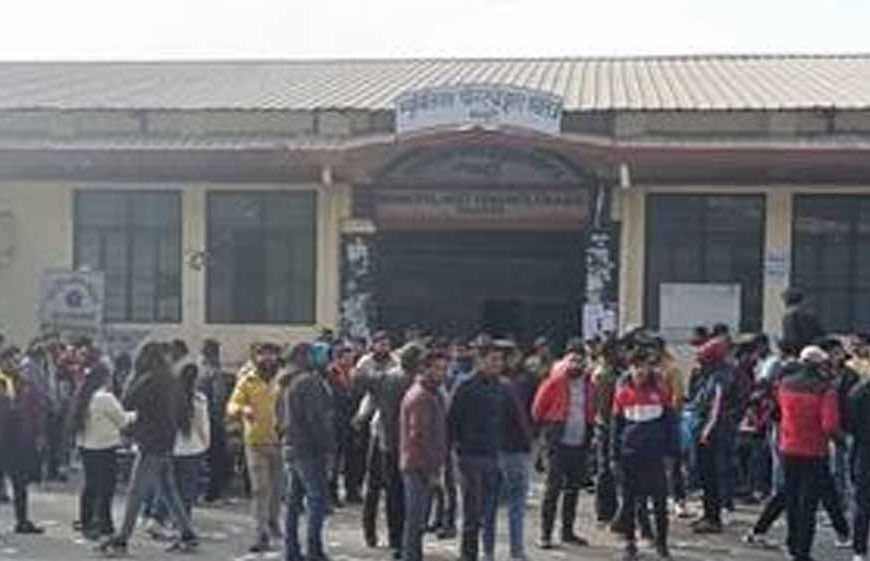 PU छात्र संघ चुनाव में छात्रों का हंगामा, वोटिंग के लिए मिला अतिरिक्त समय