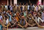 हरियाणा में सफाईकर्मियों का उग्र प्रदर्शन, ठेकेदार से हाथापाई; सरकारी जीप के शीशे तोड़े