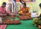 दीपावली से पहले लौटी खुशियाँ: महासमुंद में 'सेवा संकल्प अभियान' के तहत स्व-सहायता समूहों की महिलाओं को मिले बड़े ऑर्डर।