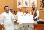 बिहार बाढ़ पीड़ितों के लिए नेताओं ने खोला खजाना, CM सम्राट चौधरी ने दिया एक माह का वेतन