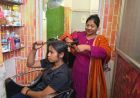 हुनर ने दी आत्मनिर्भरता की राह, ब्यूटी पार्लर से किरण को हर माह 12 से 20 हजार रुपये तक की आय