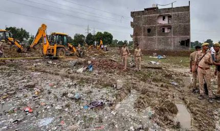 कौशांबी पटाखा फैक्ट्री ब्लास्ट में मौतों का आंकड़ा 15 पहुंचा, 9 पुलिसकर्मी सस्पेंड