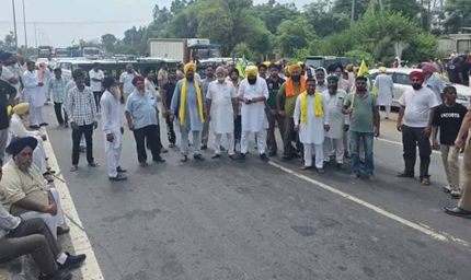 पंजाब के किसानों ने नेशनल हाईवे पर लगाया जाम, पांच राज्यों के वाहन चालक परेशान