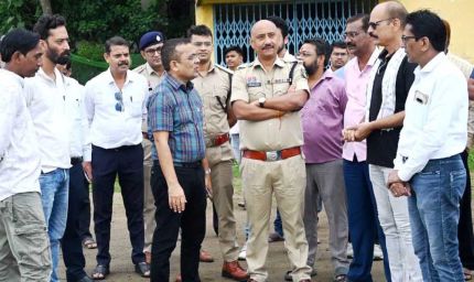 कलेक्टर-पुलिस अधीक्षक ने आगामी पर्वों की तैयारियों का लिया जायजा