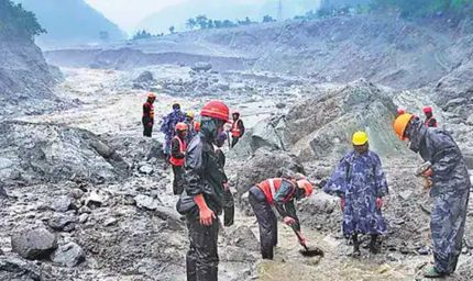 नेपाल में तबाही के 8 दिन बाद भी मलबे से निकल रहे शव, मौतों का आंकड़ा 1127 पहुंचा
