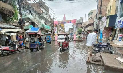 पटना में बारिश से जलजमाव, सड़क-गलियों से स्कूल और मंडी तक पानी ही पानी