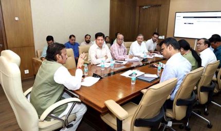 भौतिक रूप से तैयार स्वास्थ्य संस्थानों में मेन पॉवर, उपकरण एवं फर्नीचर की उपलब्धता करें सुनिश्चित : उप मुख्यमंत्री  शुक्ल