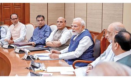 Modi Cabinet Reshuffle: मोदी कैबिनेट में बड़े फेरबदल की चर्चा तेज, वैष्णव का प्रमोशन और गडकरी के विभाग में बदलाव की अटकलें