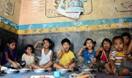 आंगनबाड़ी केंद्रों में बच्चों की थाली में गर्म भोजन, 32.88 लाख नौनिहालों को सीधा लाभ