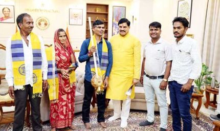 फ़िल्म हनुमान अंश के गायक लोधी को करेगी राज्य सरकार प्रोत्साहित : मुख्यमंत्री डॉ. यादव