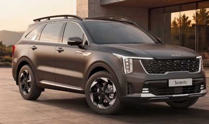 Kia Sorento भारत में लॉन्च, ₹27.99 लाख से शुरू कीमत; दमदार हाइब्रिड इंजन के साथ उतरी SUV
