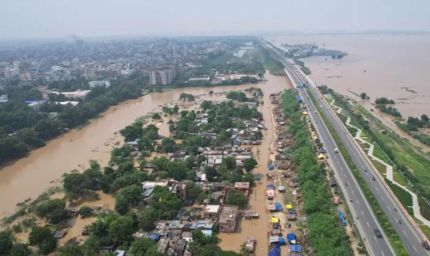 पटना में गंगा ने तोड़ा 2016 का बाढ़ रिकॉर्ड, गांधी घाट पर जलस्तर 50.57 मीटर पहुंचा