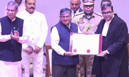 पंजाब के विरोध के बीच अश्वनी कुमार मिश्रा बने हाईकोर्ट के चीफ जस्टिस, गवर्नर हाउस में ली शपथ