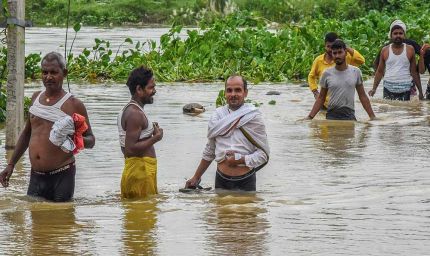 बिहार में बाढ़ का कहर, 12 जिलों में 22 लाख से ज्यादा लोग प्रभावित; CWC की चेतावनी से बढ़ी चिंता