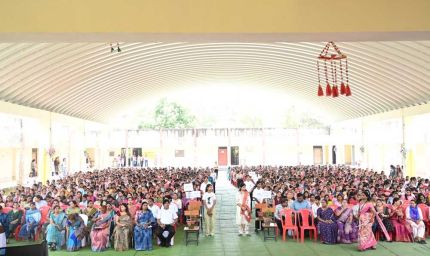 जुकेशन किट वितरण- उद्योग मंत्री लखन लाल देवांगन ने 1500 छात्राओं को दी सौगात, कॉलेजों में विशाल डोम निर्माण की घोषणा