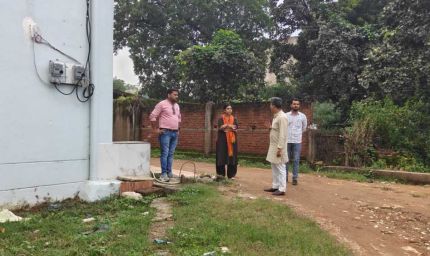 सीएमओ ने नगर का किया मैदानी भ्रमण, मूलभूत सुविधाओं से जुड़ी समस्याओं के शीघ्र निराकरण के दिए निर्देश
