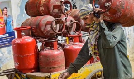 ग्रामीण LPG उपभोक्ताओं को बड़ी राहत, अब 25 दिन में बुक होगा सिलेंडर