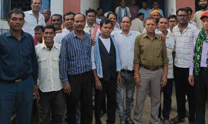 पंधी में महरा वस्त्रकार समाज की अहम बैठक, आसपास के कई गांवों से पहुंचे समाजजन; संगठन को मजबूत करने पर मंथन