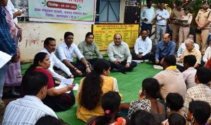 संभागायुक्त ने बालाघाट के पाथरी ग्राम में की रात्रि चौपाल