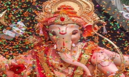 गणपति स्थापना का सुबह का मुहूर्त छूटा? दोपहर बाद इन 3 शुभ समय में घर लाएं बप्पा