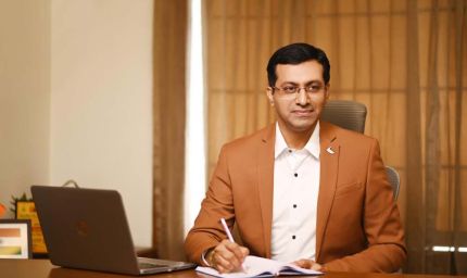एक विचार और कार्यशैली की यात्रा गुजरात से विकसित भारत तक—संकल्प, निर्णय और जनभागीदारी