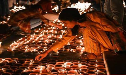 उज्जैन में दीपोत्सव की तैयारी, शिप्रा घाटों पर जलेंगे 35 लाख दीपक; 3 हजार पुलिसकर्मी तैनात