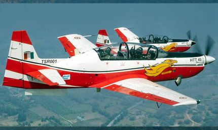 HAL आज वायुसेना को सौंपेगी LCA तेजस ट्रेनर और HTT-40, रक्षा मंत्री राजनाथ सिंह रहेंगे मौजूद