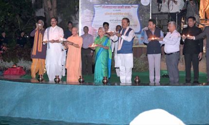 प्रेरणा स्थल पर जले आशीर्वाद के दीये, सीएम योगी ने शुरू किया सेवा संकल्प अभियान