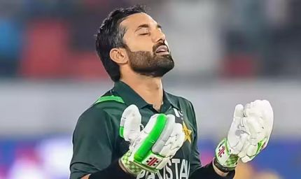 मोहम्मद रिजवान की जर्सी पर टेप वाली फोटो वायरल, सट्टेबाजी जांच के बीच दोहरे व्यवहार के आरोप