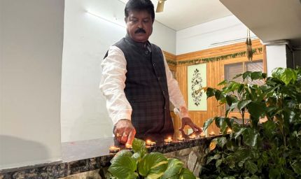 प्रधानमंत्री  नरेंद्र मोदी जी के उत्तम स्वास्थ्य एवं दीर्घायु की कामना के लिए संजय वास्तव ने प्रज्ज्वलित किया आशीर्वाद का दीप