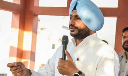 पंजाब में हाई-वोल्टेज ड्रामा, CM मान के काफिले पर टमाटर फेंकने की कोशिश; रवनीत बिट्टू हिरासत में