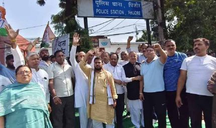 तिजारा सभापति चुनाव से पहले घमासान, कांग्रेस पार्षद को रोकने पर भड़के नेता