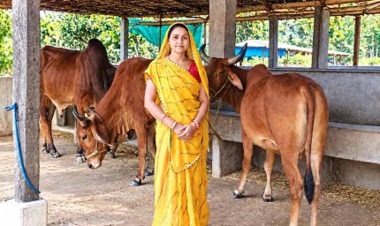 स्व सहायता समूह से जुड़कर आत्मनिर्भर बनीं मीना दीदी