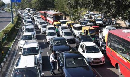 चंडीगढ़ में VVIP मूवमेंट से स्कूलों के बाहर लगा जाम