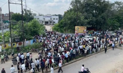 मुरैना के जौरा में पुलिस पिटाई के आरोप पर भड़का जनआक्रोश, विधायक संग सड़कों पर उतरे व्यापारी