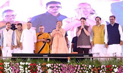 योगी सरकार की पहल से ग्रामीण महिलाओं के स्थानीय उत्पादों को मिल रहा अंतरराष्ट्रीय बाजार