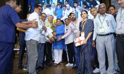 सीएम योगी के नेतृत्व में तेजी से शिखर पर पहुंचा गन्ना व चीनी उद्योग
