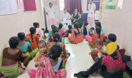 सेवा की कहानी : पोषण पुनर्वास केंद्र से लौट रही बच्चों के चेहरे की मुस्कान