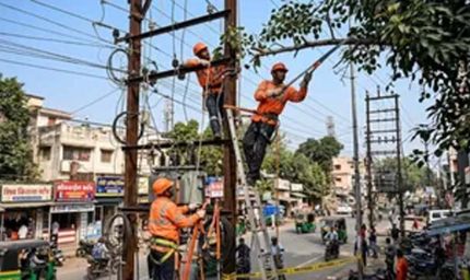 अर्नब चक्रवात का असर, झारखंड में बिजली व्यवस्था चरमराई