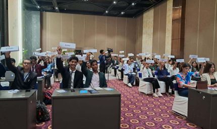 100 से अधिक विद्यार्थियों ने निभाई विभिन्न देशों के प्रतिनिधियों की भूमिका, वैश्विक व्यापार से लेकर एआई तक पर हुआ मंथन