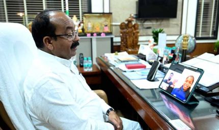 रायपुर : उप मुख्यमंत्री अरुण साव ने एशियन गेम्स की कबड्डी गोल्ड मेडलिस्ट संजू देवी से बात कर दी बधाई, कहा आपने छत्तीसगढ़ का बढ़ाया मान