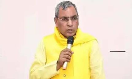राजभर ने अखिलेश से पूछा- कांग्रेस के खिलाफ बोलने की परमिशन आपने दी या चच्चू आत्मनिर्भर हो गए?