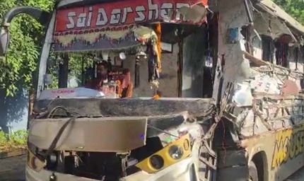 अहमदाबाद-वडोदरा एक्सप्रेसवे पर भीषण हादसा, बस-ट्रक भिड़ंत में 7 की मौत