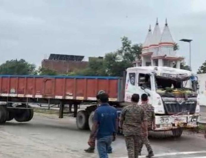 मुरैना में कृष्ण जन्मोत्सव से लौट रही 3 महिलाओं को ट्रक ने कुचला, मौके पर मौत