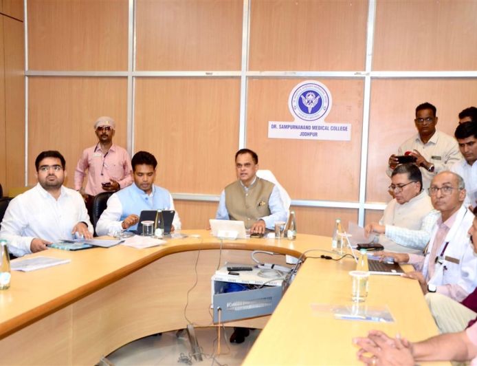जोधपुर की स्वास्थ्य व्यवस्थाओं की मुख्य सचिव ने की समीक्षा, हाई रिस्क प्रेगनेंसी की मॉनिटरिंग पर जोर