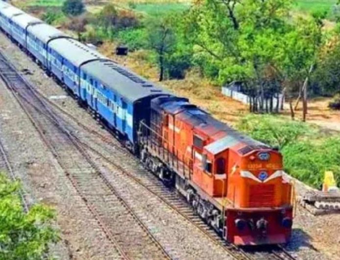 त्योहारों में घर जाना होगा आसान, दो जोड़ी फेस्टिवल स्पेशल ट्रेनों के बढ़े फेरे