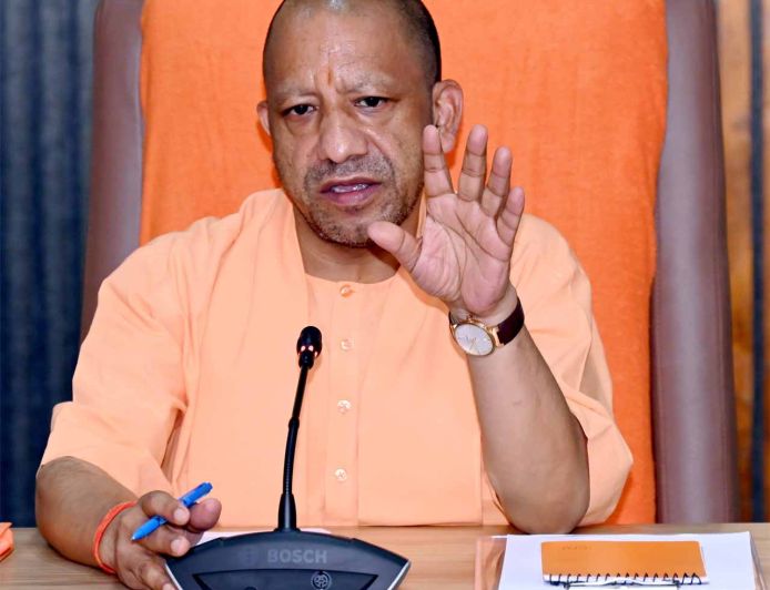 शिक्षा में राजनीति का कोई स्थान नहीं: सीएम योगी