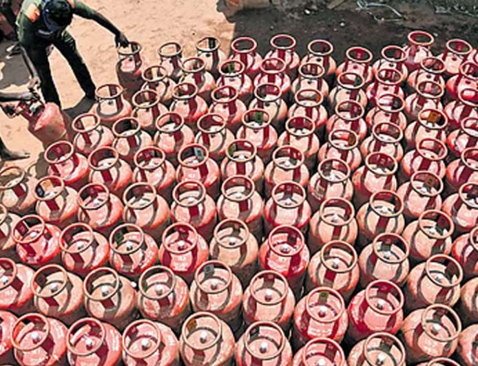 LPG Cylinder Booking: 45 दिन का इंतजार खत्म! अब गांव में भी 25 दिन बाद बुक कर सकेंगे दूसरा सिलेंडर