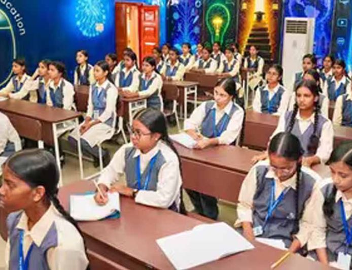 बिहार में 12वीं के बाद नौकरी का रास्ता आसान, सरकारी स्कूलों में मिलेगी प्लेसमेंट की सुविधा